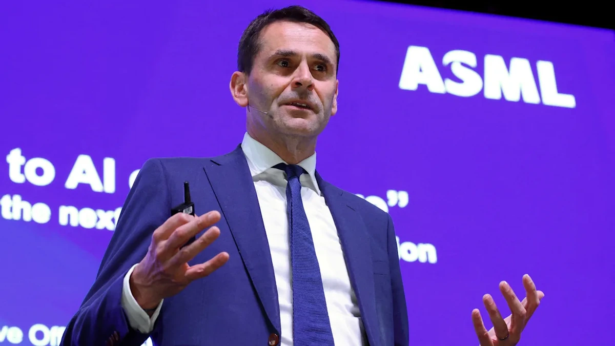 Chef von ASML koppelt sein Gehalt an die Zufriedenheit der Belegschaft