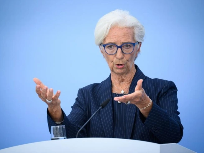 Bce, ecco perché Lagarde lascia in anticipo (dal «peso» di Macron al World Economic Forum): è già partita la corsa alla successione
