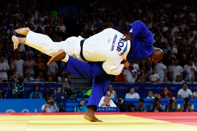 Teddy Riner, absent des Mondiaux de judo, gère sa « course contre la montre » vers les Jeux de Los Angeles 2028