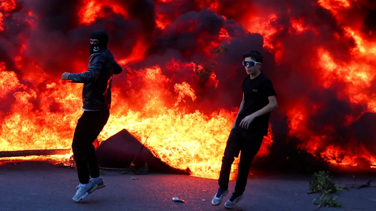 Albanien: Demonstranten zünden Tirana an