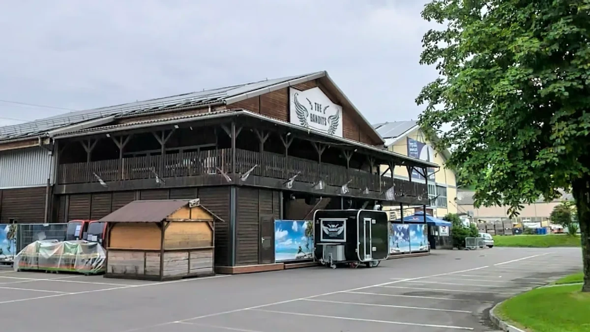 Besucher stirbt nach Schlägerei bei Punk-Festival: Nazi-Lied als Auslöser?