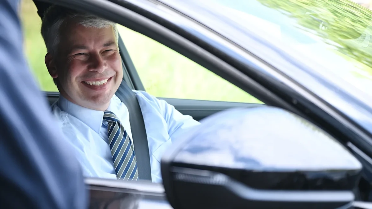 Führerschein: Bis zu 1000 Euro sparen, Fahrlehrer warnen