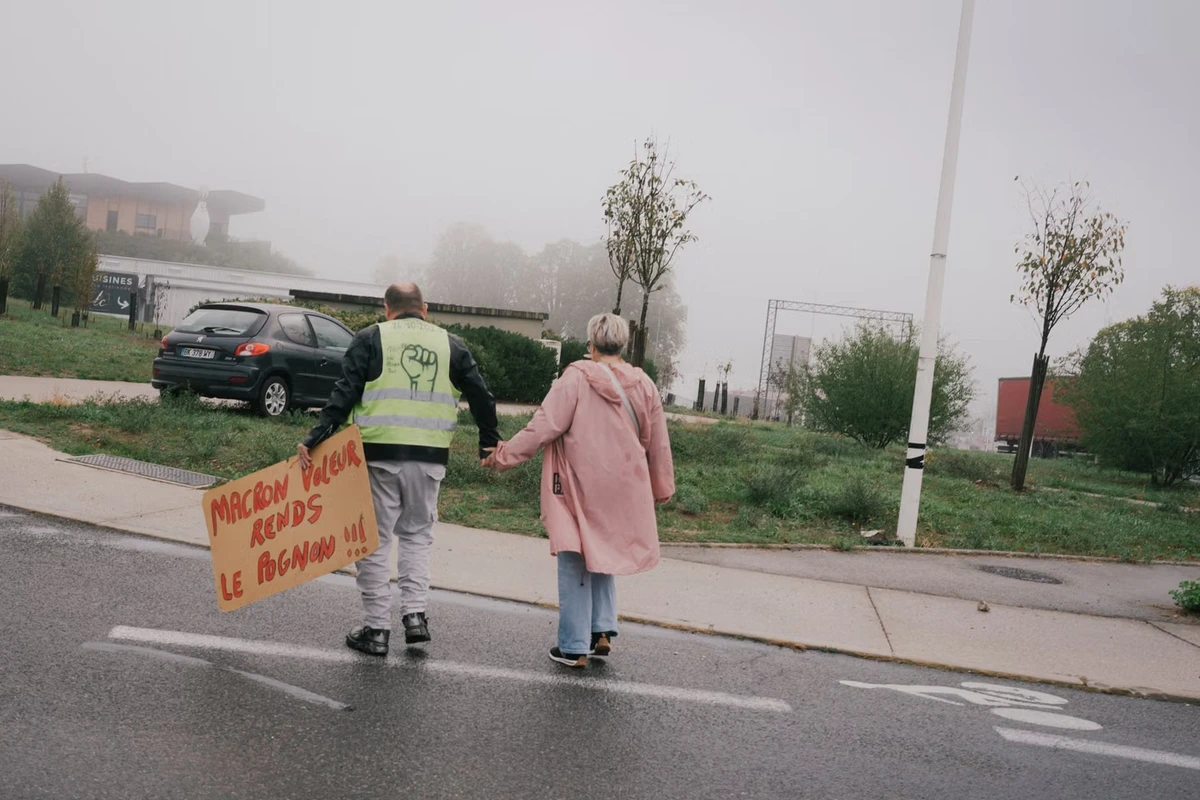 « Quand je vois comme les colères montent sans être entendues » : à Besançon, une famille dans la convergence des crises et des luttes