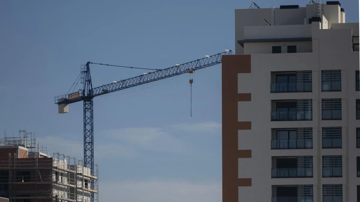 La patronal de las constructoras entra en campaña electoral para reclamar menos regulación en vivienda