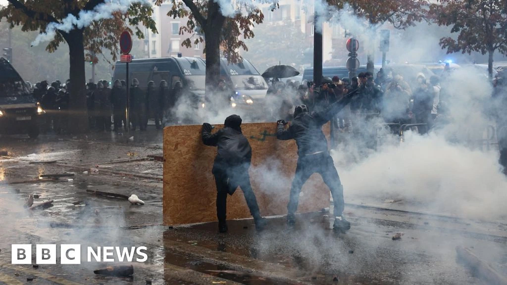 Almost 1,000 arrested as clashes follow another day of mass protests across France