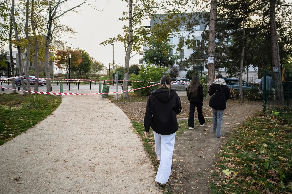 A Trappes, après les tirs meurtriers, la colère et le fatalisme face au racisme ambiant : « On savait qu’un jour ou l’autre, une telle attaque allait arriver »