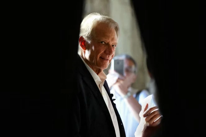 Dominique de Villepin accuse Edouard Philippe de céder à « la dictature de l’évidence » après ses propos sur « l’échec de l’intégration »