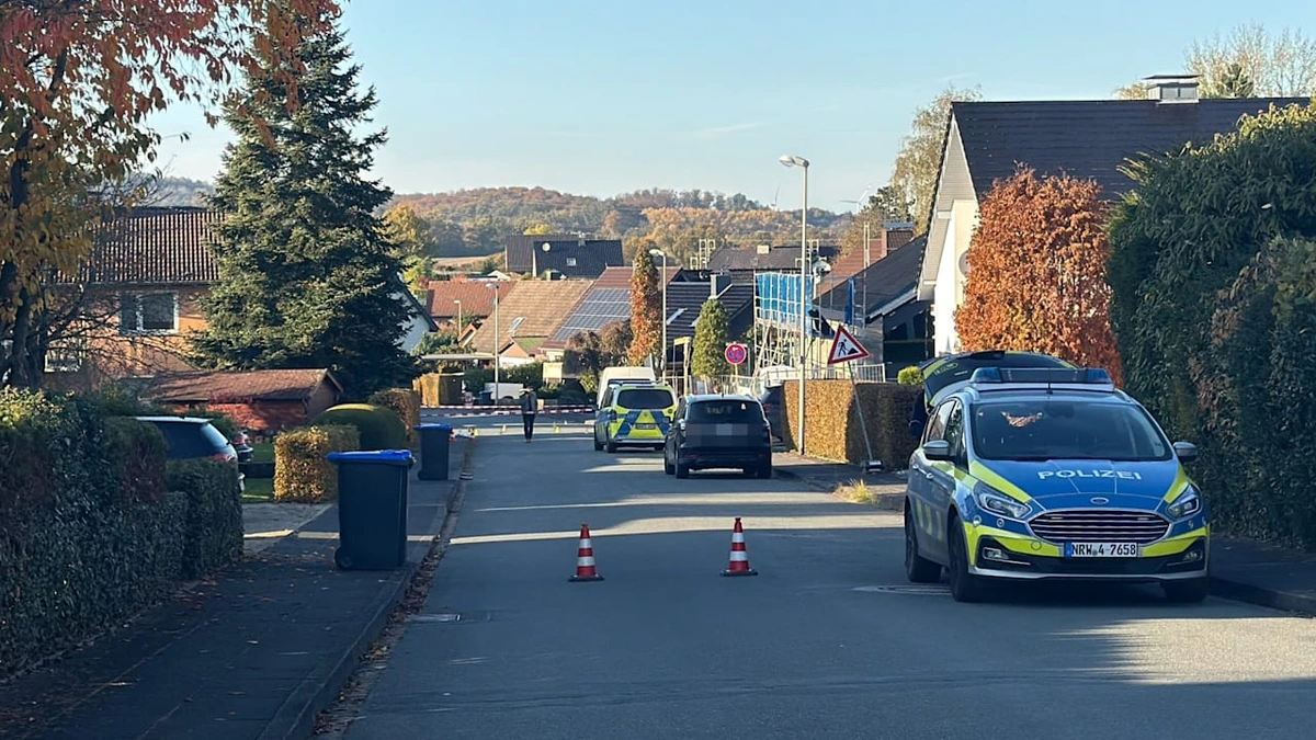 In Detmold: Mutter sticht auf Mann und Kinder ein