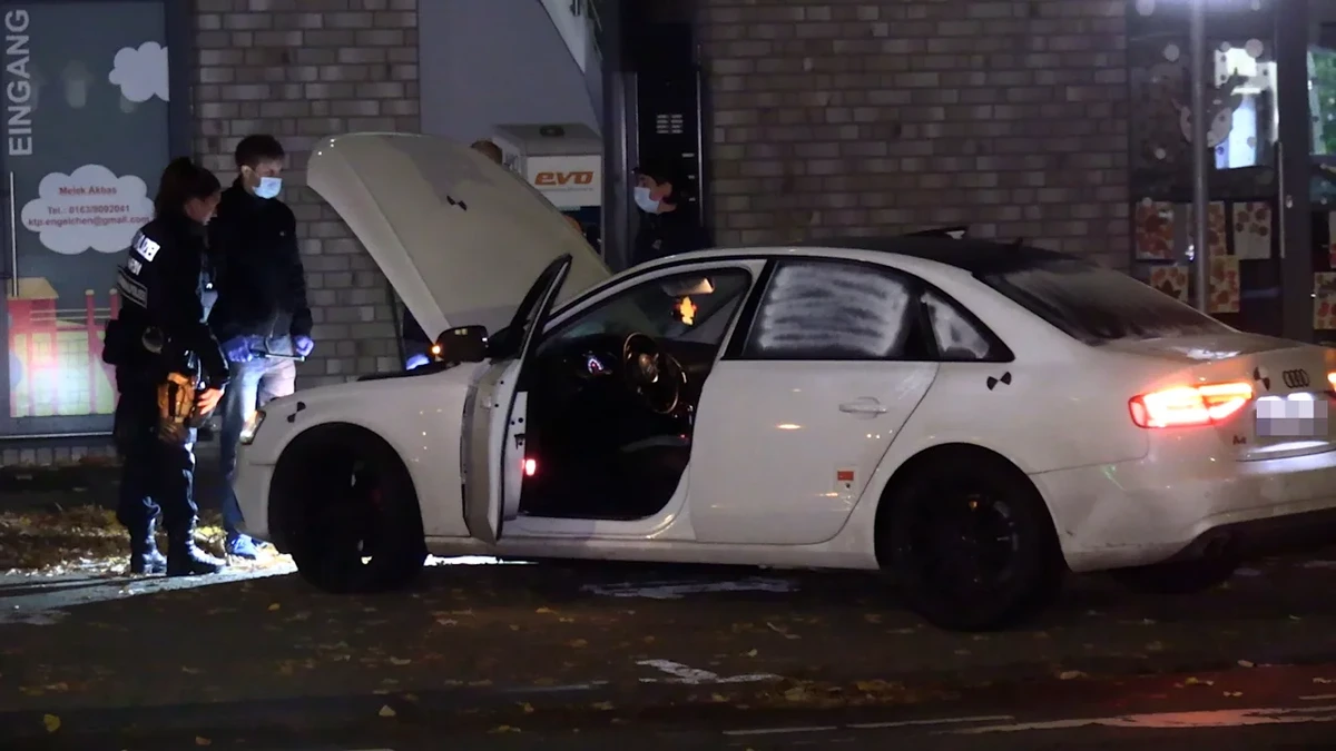 Vor Kita in Oberhausen: Unbekannter Schütze feuert auf weißen Audi